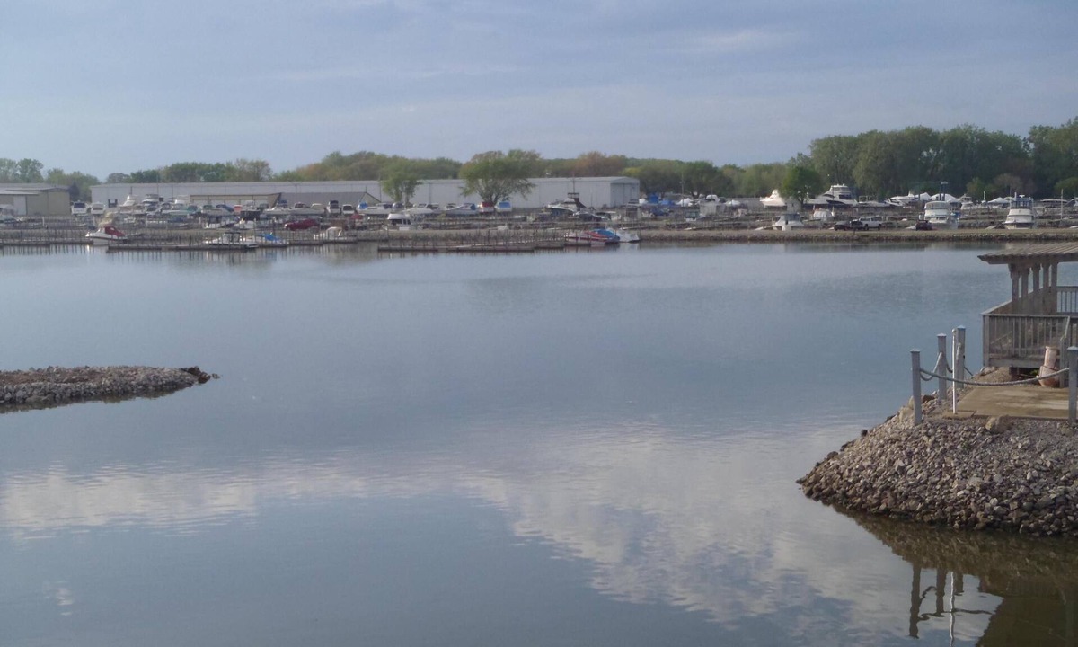 Gypsum Condo | 1 of 4 Waterfront Condo-Style Suites: Clean, Safe & Small Hotel Sleeps 8-32