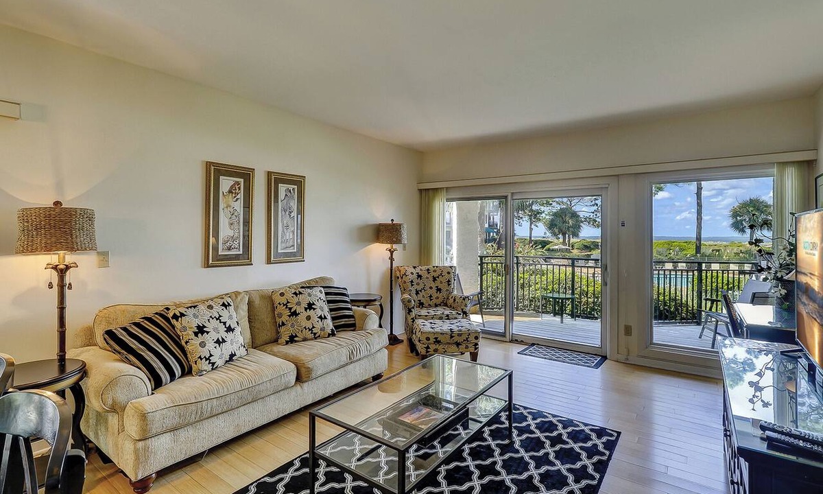 South Beach Condo | 1865 Beachside Tennis- Easy Access to Beach & Pool.
