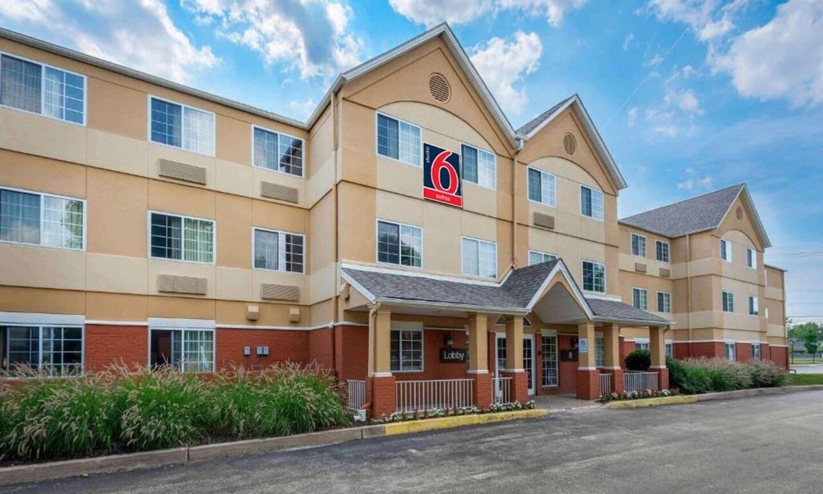 Malvern Apartment | 2 Full Beds | Non-Smoking, Kitchen