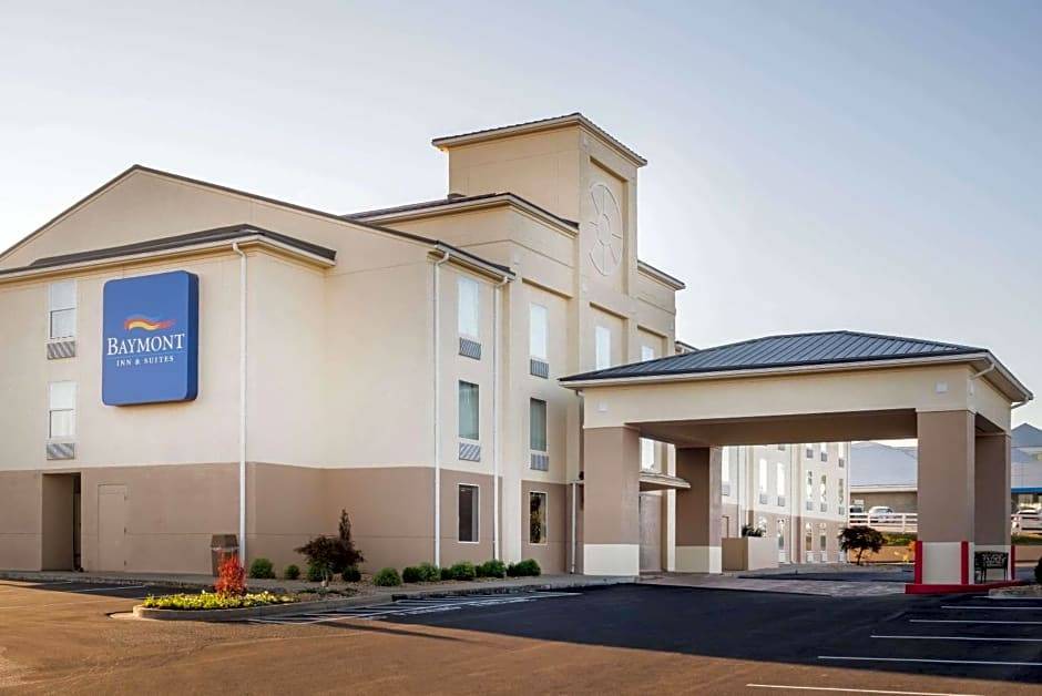 Georgetown Hotel | 2-Star Hotel ∙ Baymont by Wyndham Georgetown