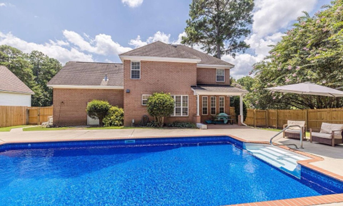 Evans House | 2026 Masters Rental House with Private Saltwater Pool & Jacuzzi bathtub