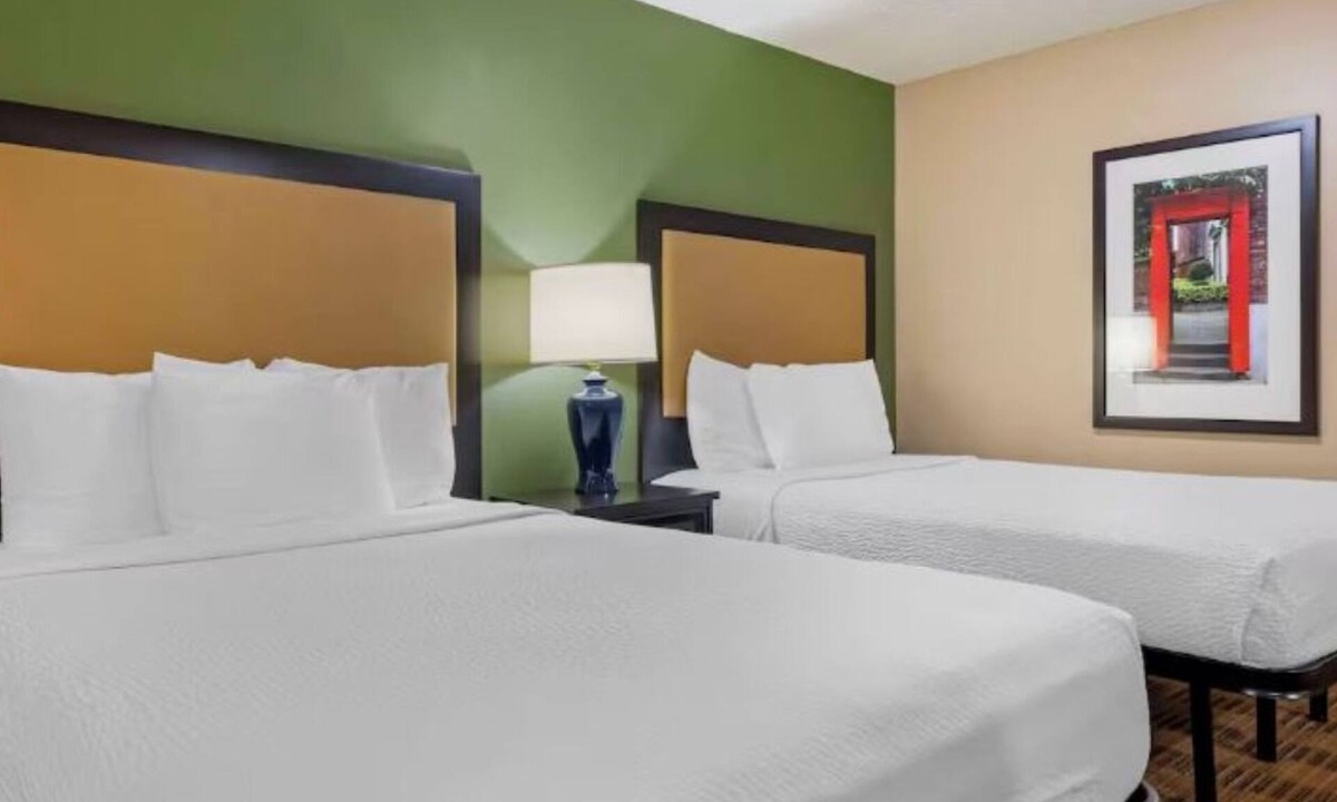 Jeffersontown Hotel | 3 Contemporary Units Conveniently Located Near Louisville’s Top Attractions