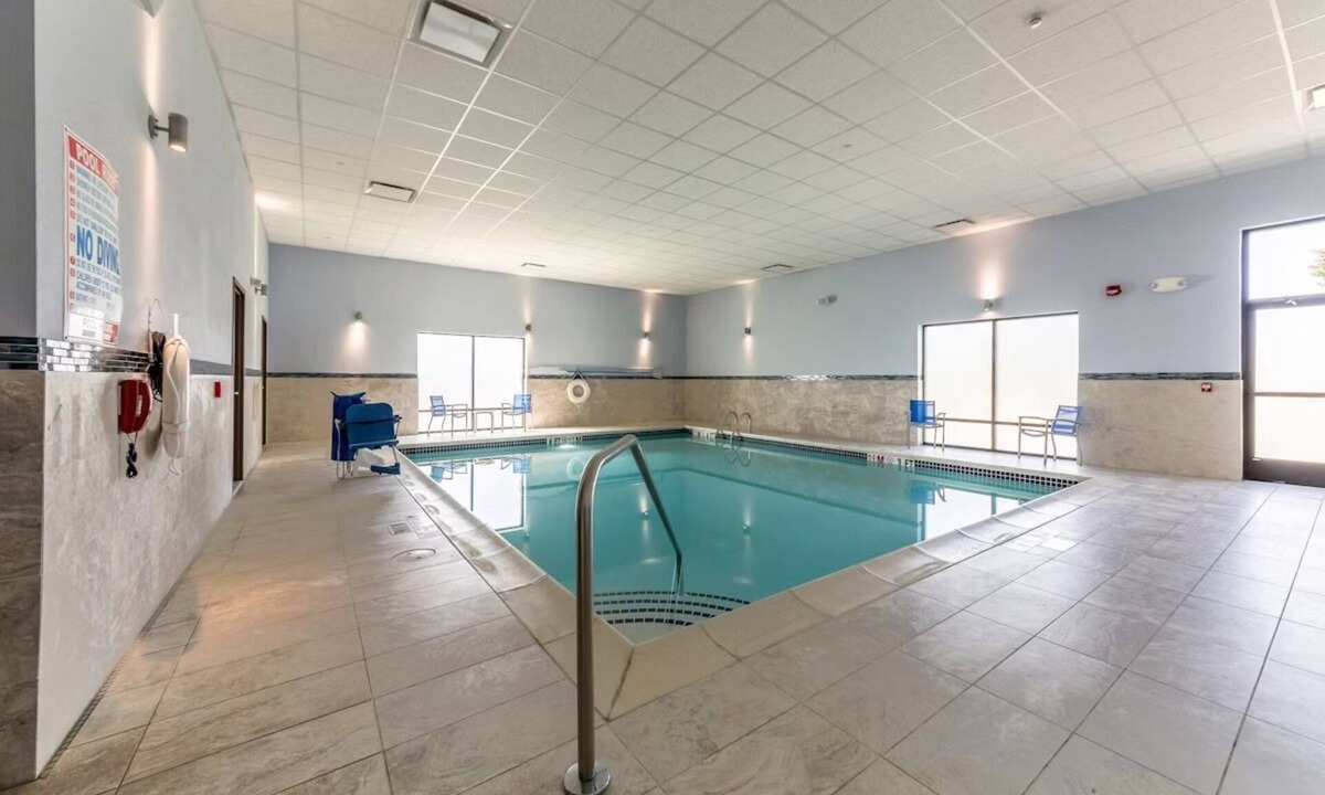 East Texas Hotel | 3 Units w/Breakfast for Exploring Wildwater Kingdom and Dorney Park