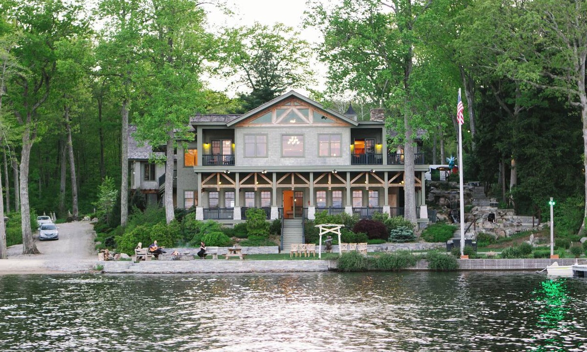 Salem House | 36 Acre Lakeside Estate - Experience The Gated Private Estate w/Guest Cabins.