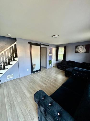 Temple Hills House | 3BR W/BASEMENT HOME 'THE LION’S DEN'