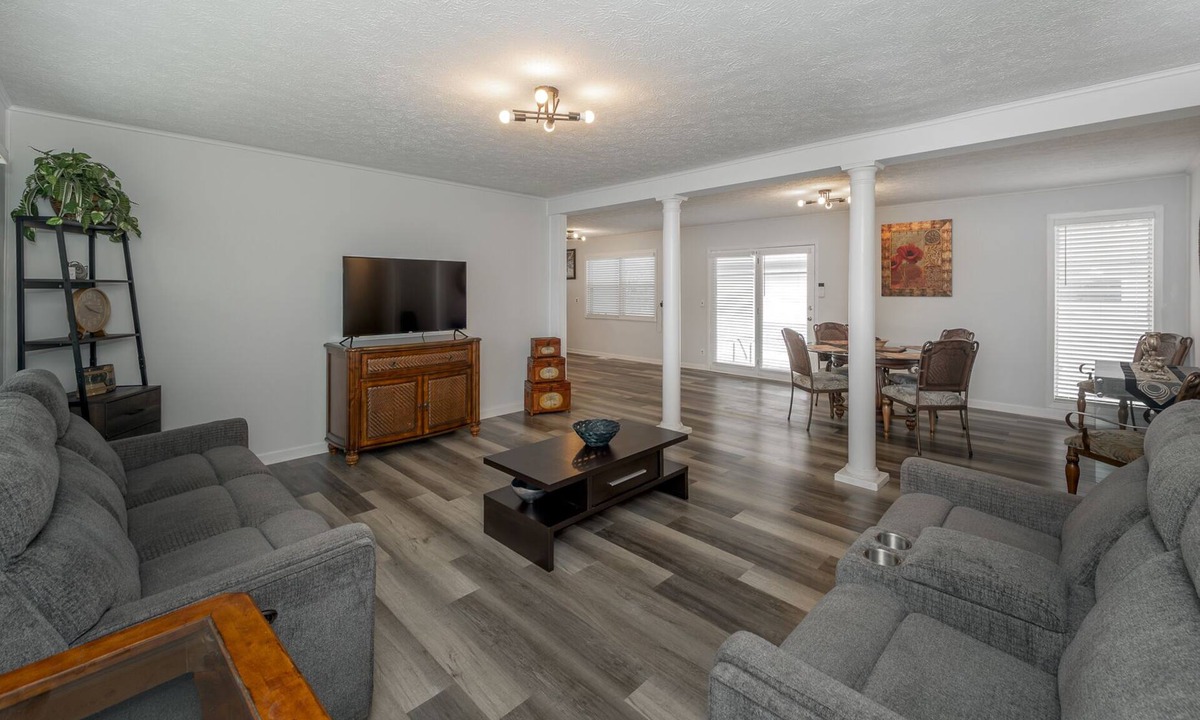 Mount Vernon House | 4 BDR Windrock Haven With Long Term Rental - 10 min drive to Windrock