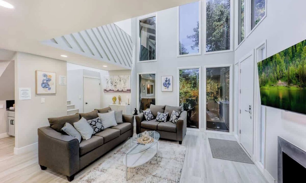 Menlo Park Condo | 491-Luxury Home w/AC & Patio near Meta & Stanford