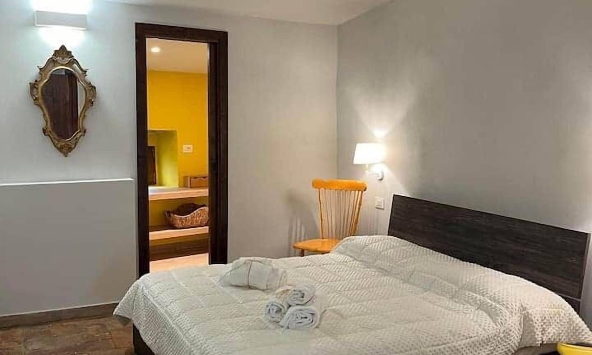 Montecchio Apartment | A Yellow Primrose in the hamlet