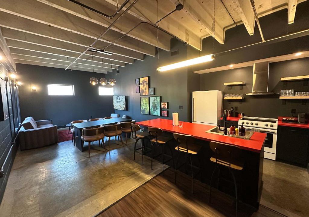 Downtown Louisville Hotel | A12 Upper West Stakes Exacta Suite