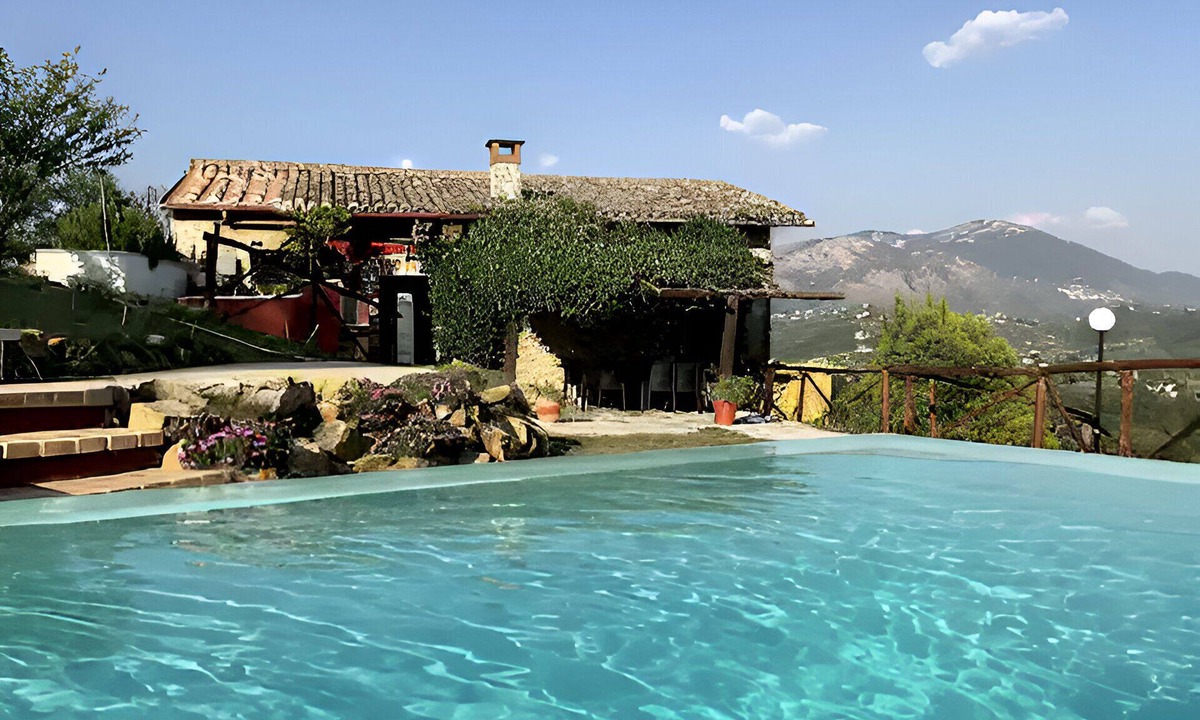 Olevano Romano House | Air-conditioned house with swimming pool in the vineyards
