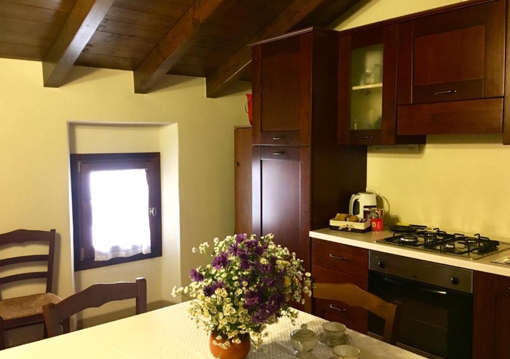 Loiano Apartment | Antico Borgo dell'Anconella - grande appartamento rustico