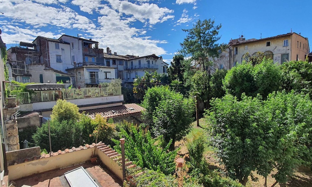 Lucca Historical Center Apartment | Apartment in Lucca with 2 bedrooms sleeps 5