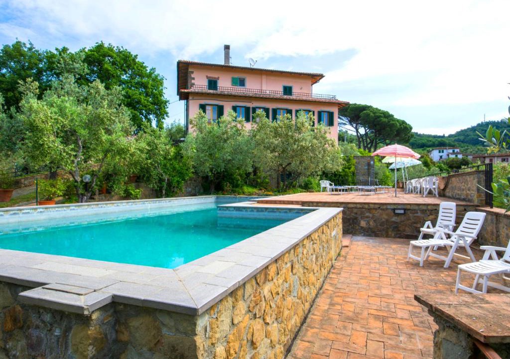 Giugnano Apartment | Apartment Villa Morosi-2 by Interhome