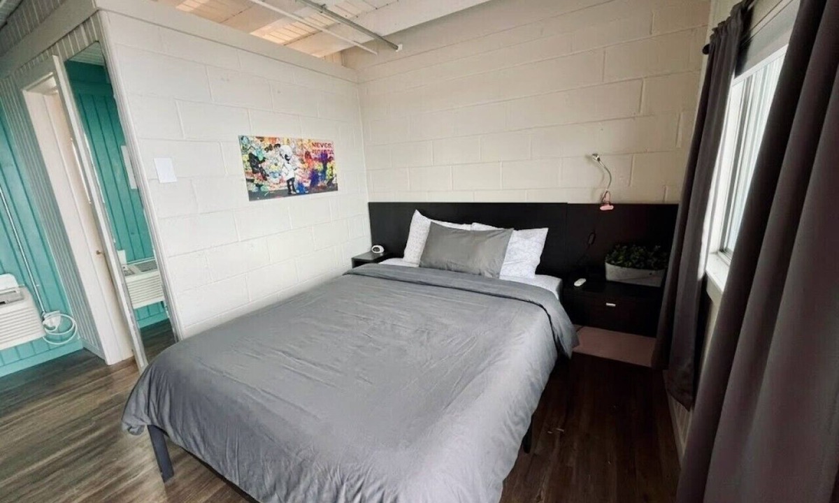 Bay View Bed & Breakfast | Art-Themed Boutique Room at The Cedar — on Sandusky Bay near Cedar Point
