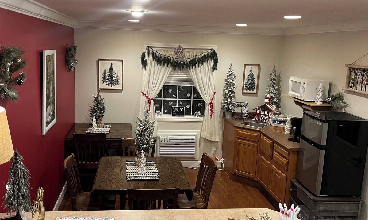 Arthur Hotel | Arthur's Country Inn