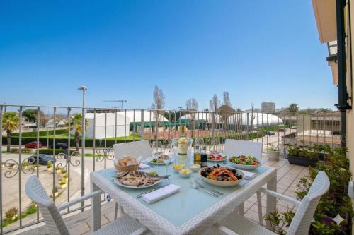 San Tommaso Tre Archi Apartment | [Balcone Vista Mare] Wi-fi A/c 2 bagni Parcheggi