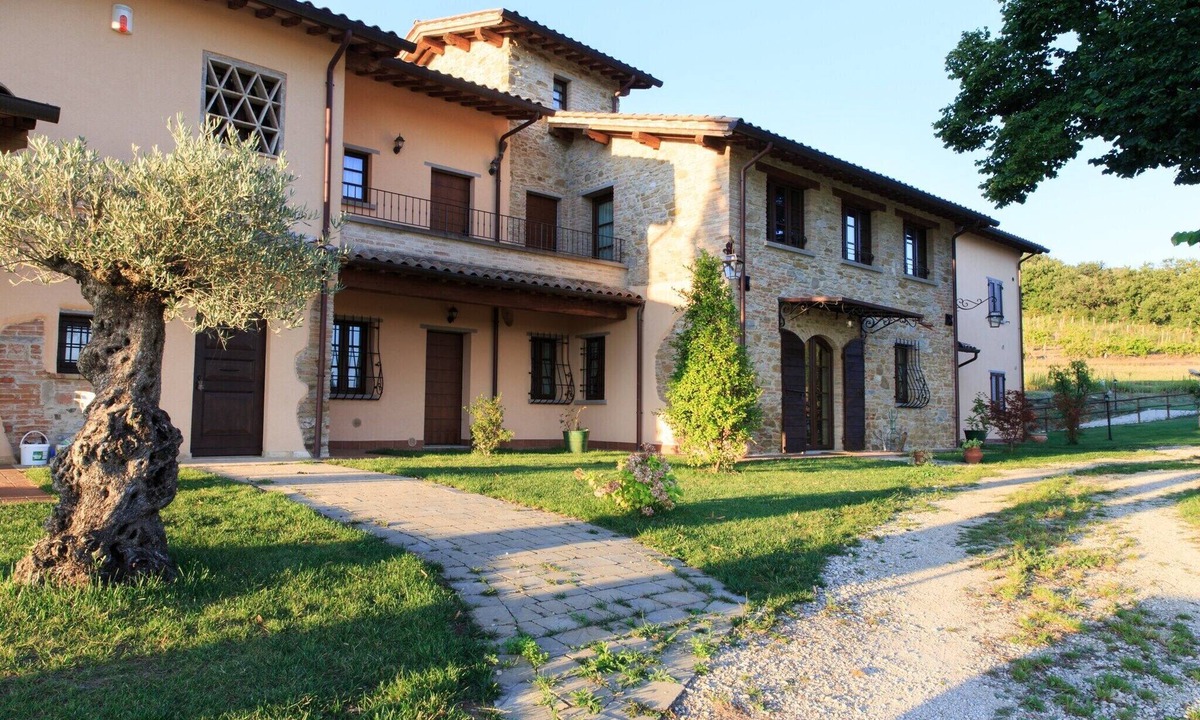 Citta di Castello Villa | Beautiful farmhouse with swimming pool