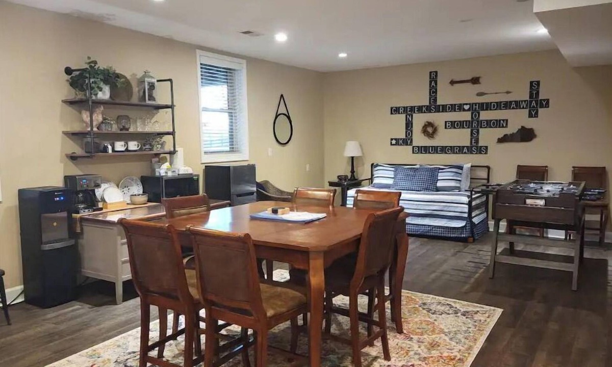 Rutland House | Beautiful farm stay apartment, rural Georgetown KY