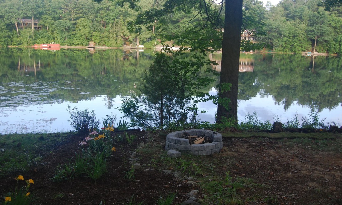Town of Copake House | Beautiful Getaway - Right on the Lake-Close to Skiing