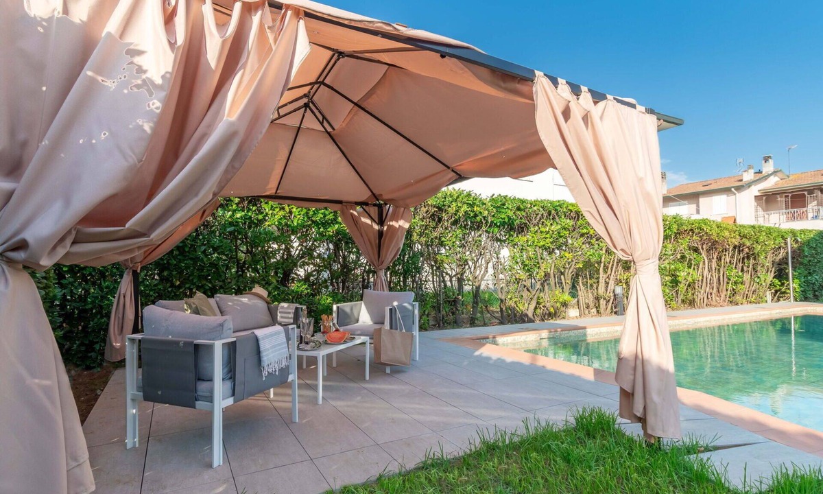 Montecalvoli Villa | Beautiful private villa for 15 people with private pool, WIFI, hot tub, TV and patio