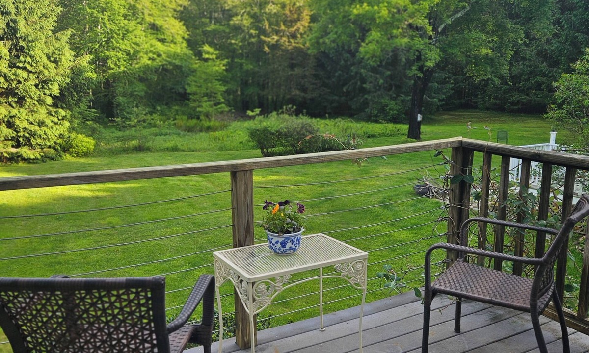Old Lyme Apartment | Beautuful, private studio apartment with access to hiking trails, kayaks, bikes.