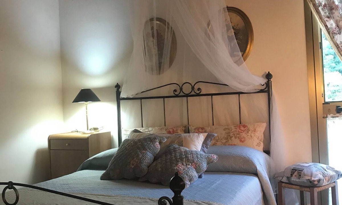 Lanciole Cottage | Between Lucca and Florence in a medieval castle in Tuscany