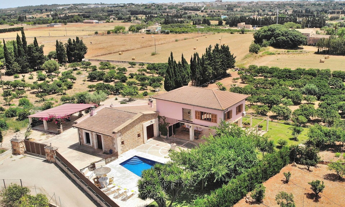 Majorca Villa | Biniaco 239 magnificent villa with private pool, large outdoor area, barbecue and air conditioning