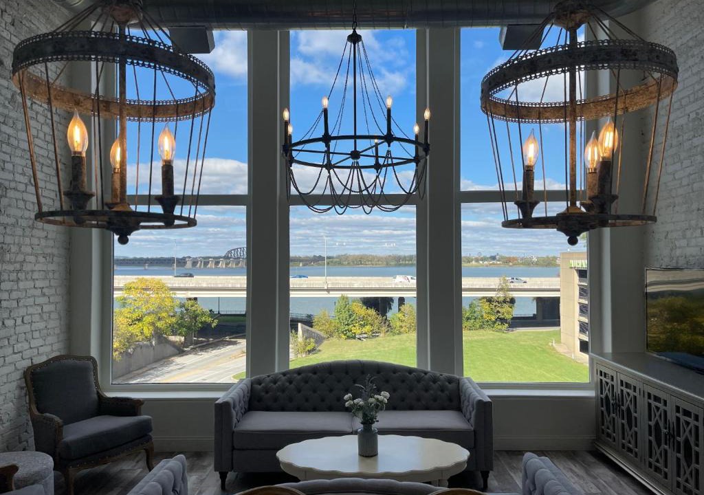 West Main Historic District Apartment | Bluegrass River View - Soak and Savor with Hollyhock Suites