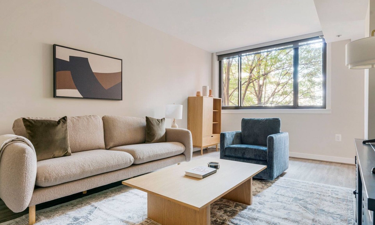 Court House Apartment | Blueground | Clarendon, pool, nr Arlington Cemetery