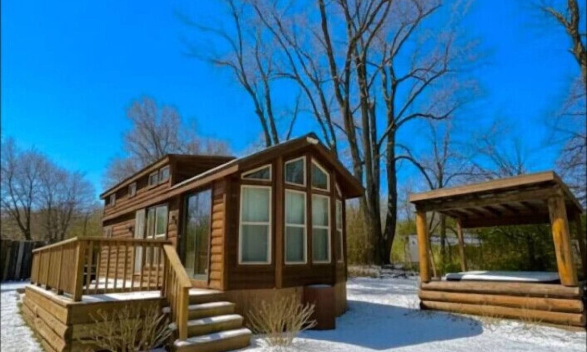 West Newton Apartment | Bourbon Barrel Cabin on Lake Near Airport Downtown