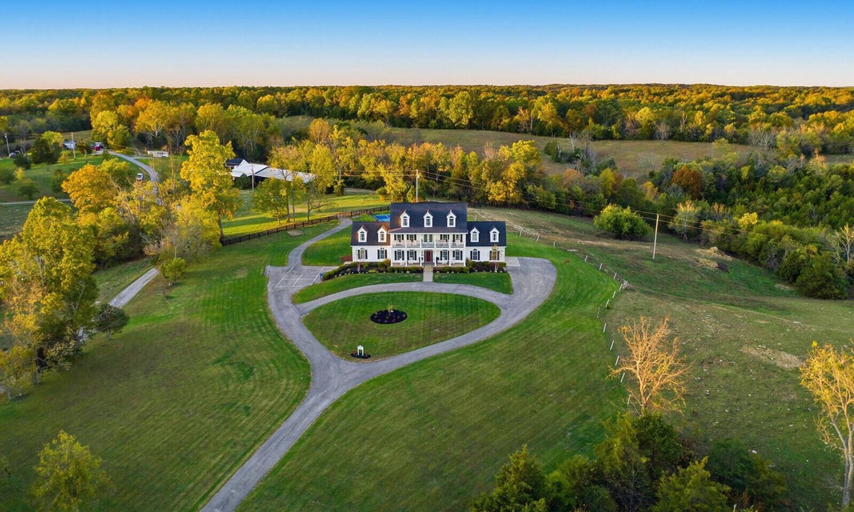 Chaplin House | Bourbon Trail with Pickleball, Hot Tub, Fire Pit, Gym