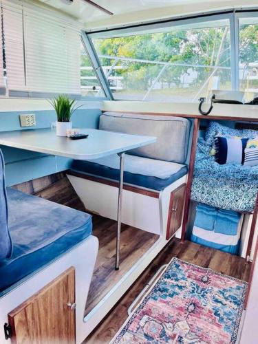 Black Rock Boat Rental | Buffalo’s River Den