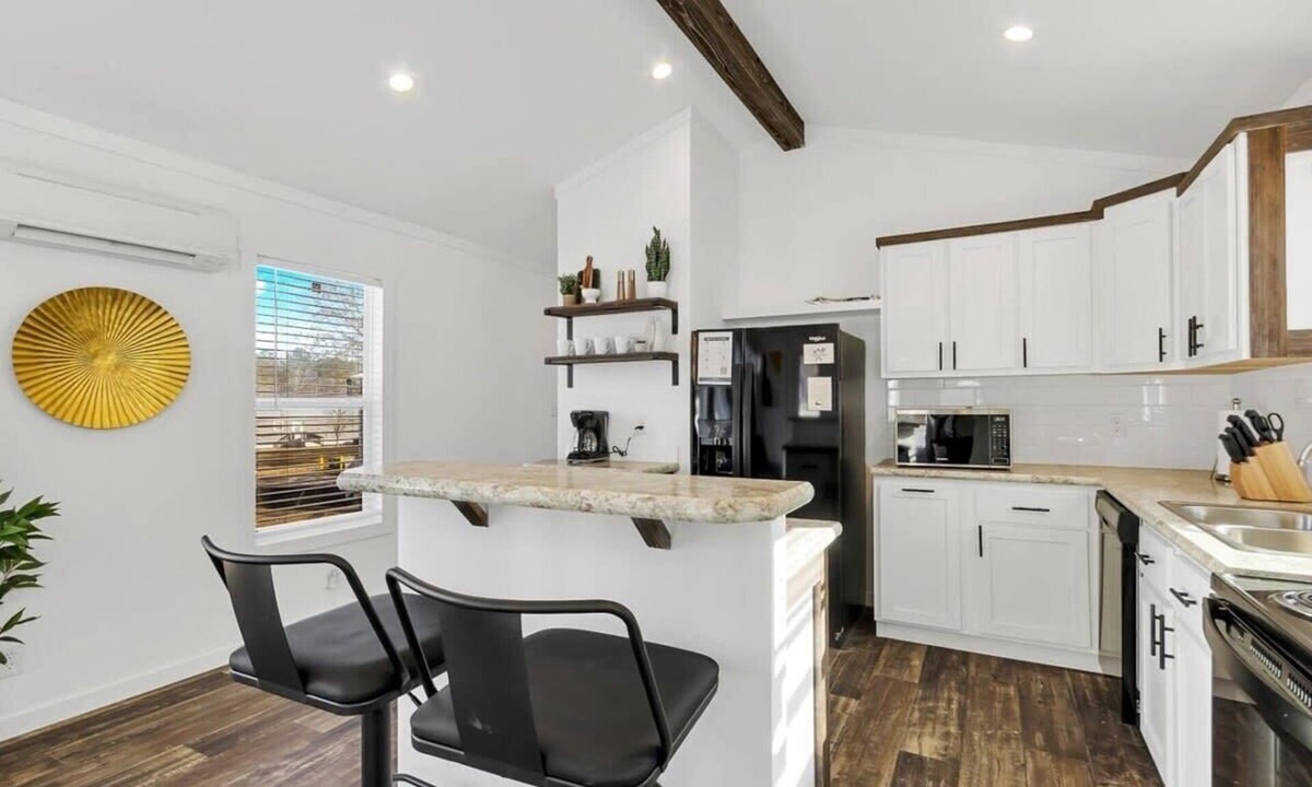 Owens Cross Roads House | Byrd 4 Tiny Stay Getaway