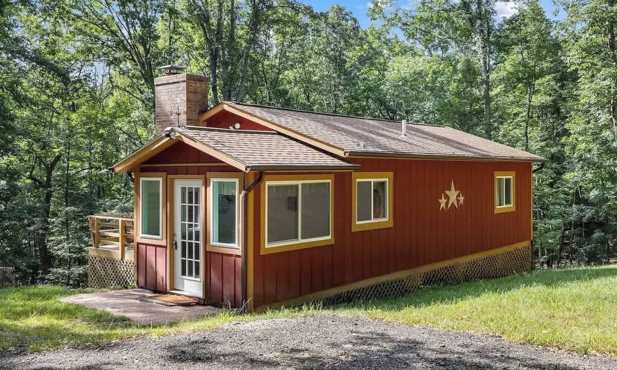 Bergton Ski Chalet | Cabin w/hot tub & deck grill