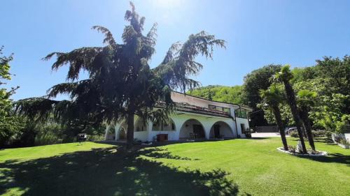 Montefiore Conca House | Cara Pace in collina per gruppi