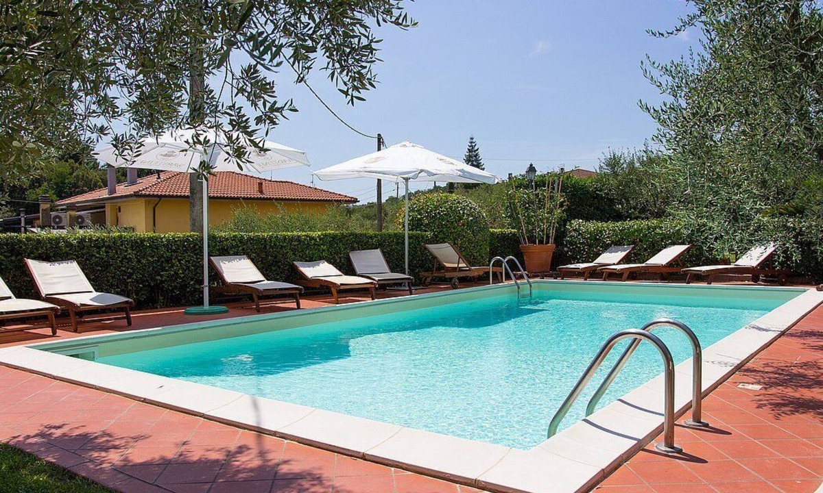 Massa e Cozzile House | Casa Concerto D: A graceful apartment, with Free WI-FI.