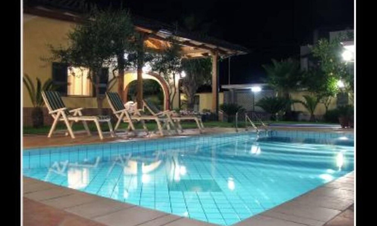 Villaggio Coppola Villa | Castelvolturno: Casa Vacanza Villamaria