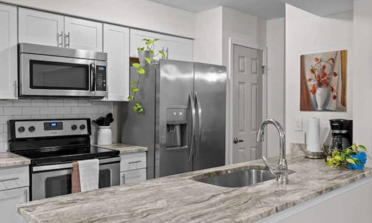Virginia Beach House | Centrally Located 2BR 2Bath Home