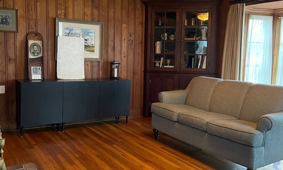 Big Rock Cottage | Charming 2-bedroom cottage in enchanting Erin with AC, WiFi