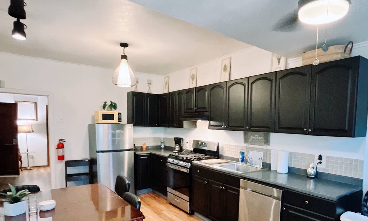 North Ironbound House | Charming 4-bedroom house with WiFi in trendy Ironbound, Newark