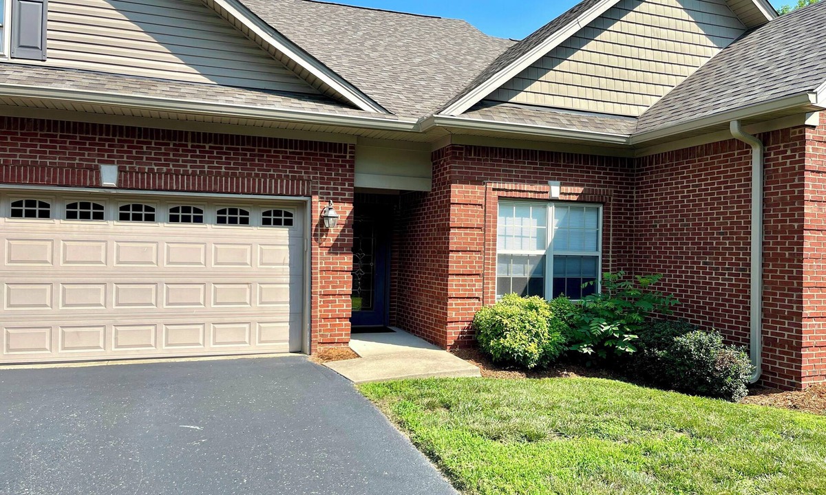 Sellersburg House | Charming Patio Home in Sellerburg, IN