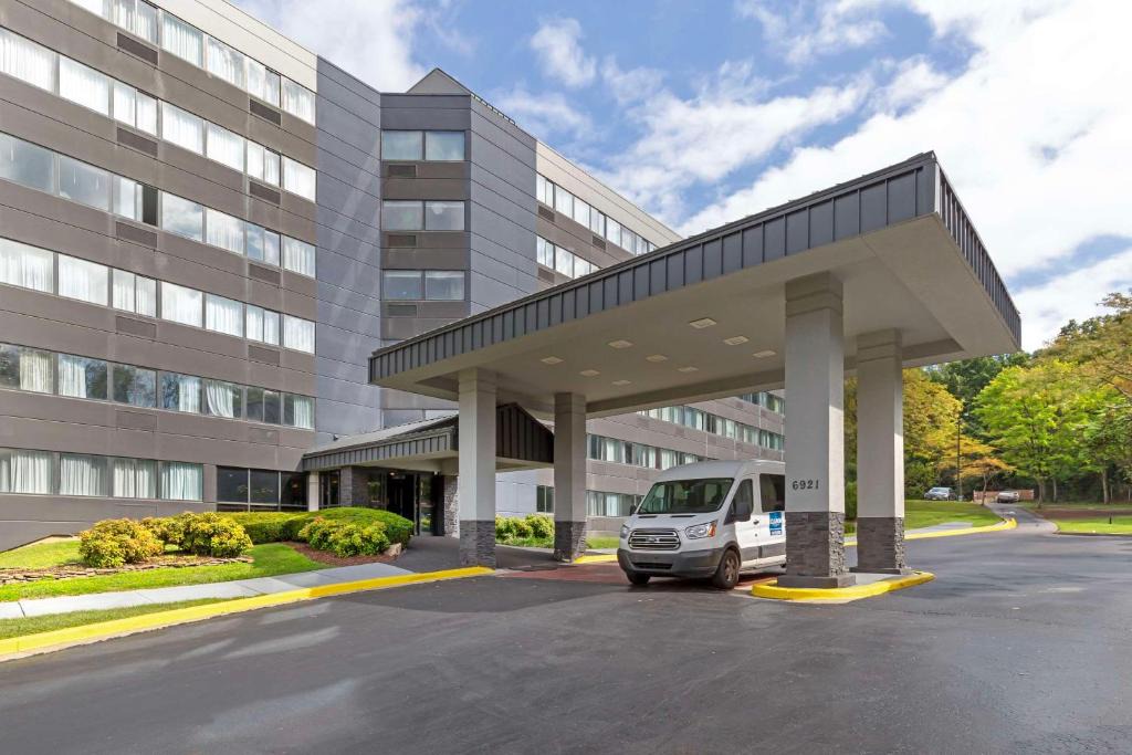 Pumphrey Hotel | Clarion Hotel & Suites BWI Airport North