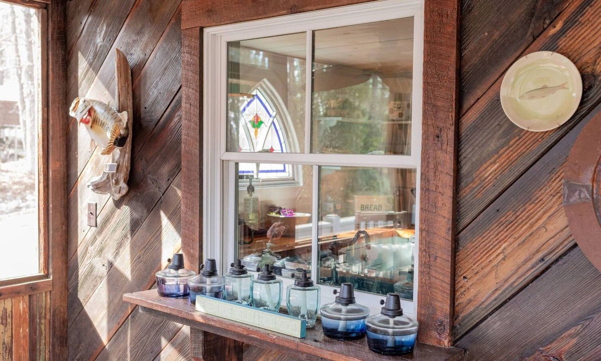 Modoc Cottage | Classic Lakeside Cottage