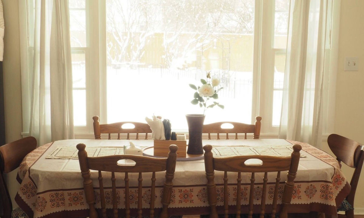 Champaign House | Cozy 3BR Family Ranch with Full Kitchen – 4-Min Drive to UIUC & Memorial Stadium