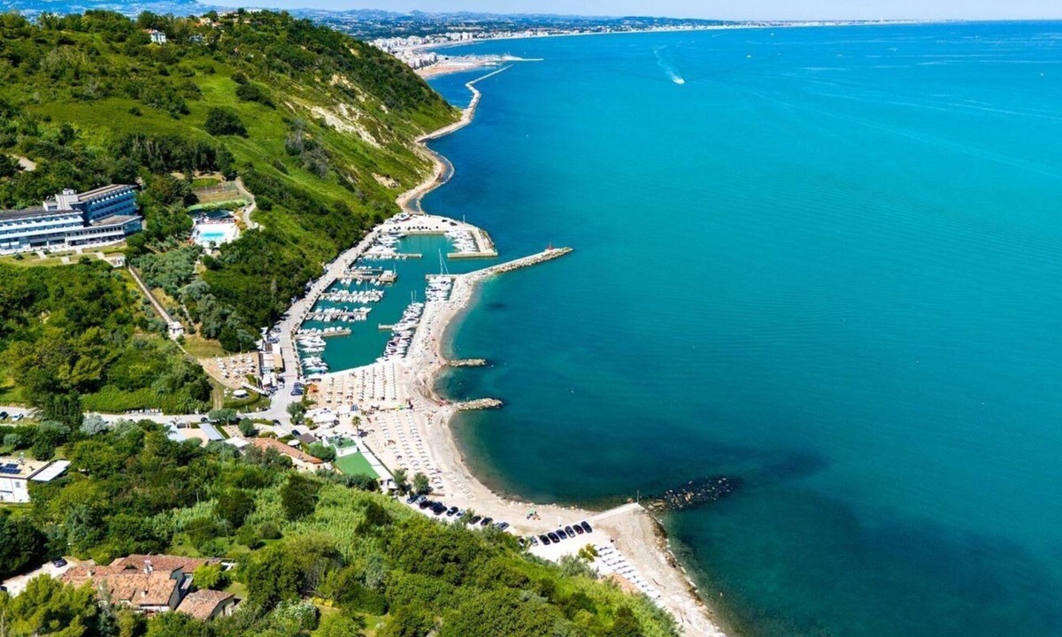 Gabicce Mare Apartment | Cozy apartment in a beachfront building, just 10 minutes from the beach