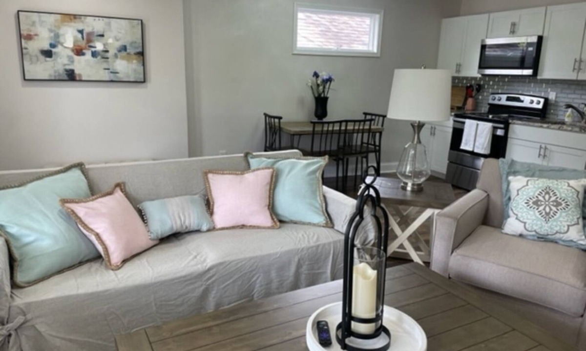 Wilmington House | Cozy bungalow w/deck- 5 minutes from Riverfront