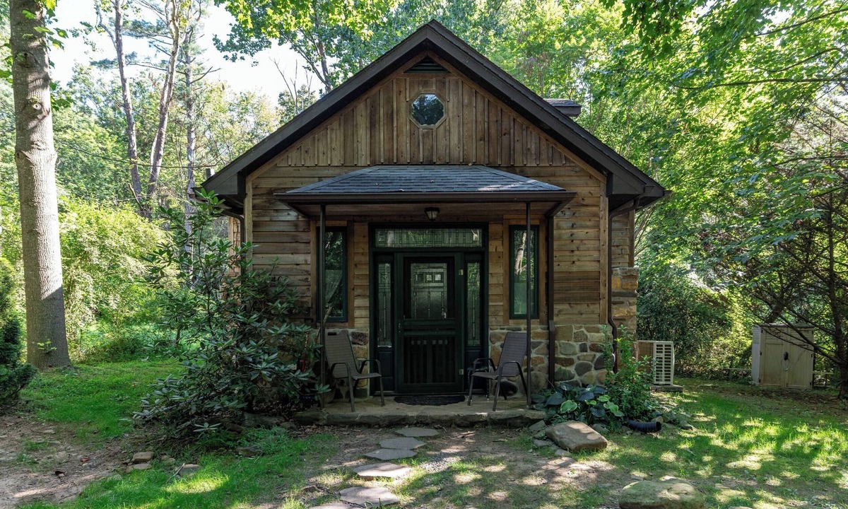 Rawley Springs Cabin | Cozy Cabin on the River