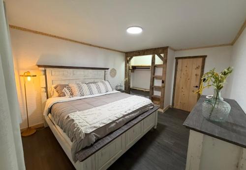 Dalton Ski Chalet | cozy cabin