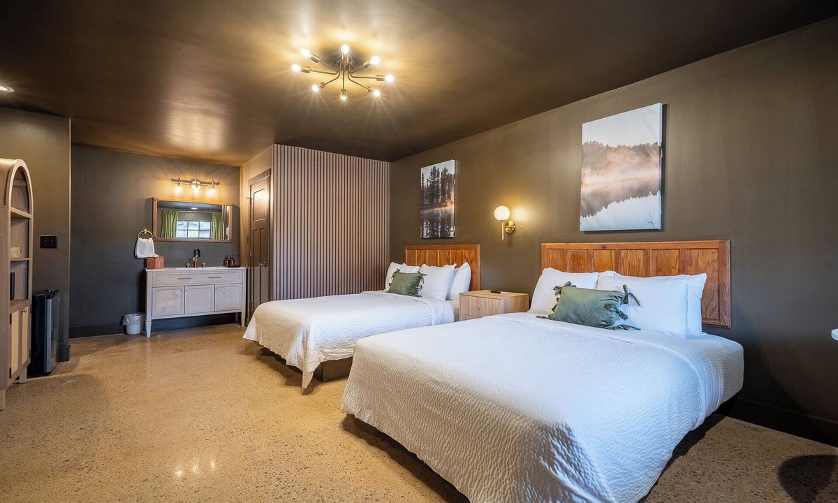 Lawrenceburg Apartment | Cozy Retro-Modern Room · Clean + quiet · Self Check-In · Family-Friendly Stay in Lawrenceburg