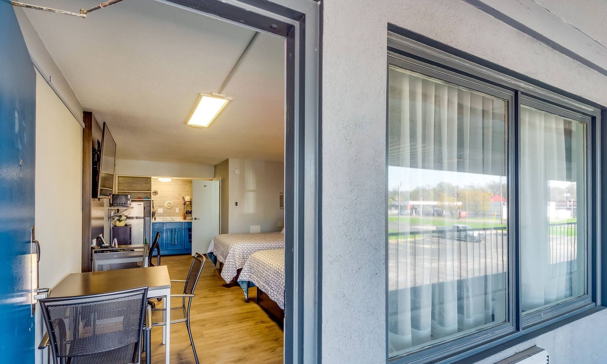 Henderson Apartment | Cozy Studio at Envi Boutique Hotel ~ 3 Mi to Dtwn!